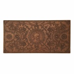 Antiga placa retangular em madeira nobre, entalhada, rematada com detalhes vegetalistas, e busto de soldado ao centro. Dimensões: 39 cm x 78 cm.