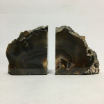 Antigo e belo par de rochas "ÁGATA"  com pequenas formações de cristais. Dimensões: 16 cm altura.