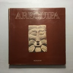 AREQUIPA - Belo livro capa dura publicado em 1988 pela editora SPALA. Exemplar com 341 páginas com textos em espanhol e riquíssimas ilustrações.