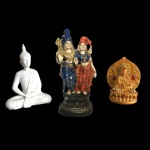 Três esculturas em estuque policromado. Presença de pequenos bicados. Dimensões: 37 cm altura (maior peça).