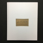 J. GIRE - Livro capadura, no idioma portugues com legendas em francês, publicado em 2014. Total de 186 páginas com textos e ilustrações à cores. Dimensões: 27 cm x 22 cm.