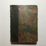 LA FONTAINE - FABLES COMPLÈTES - Antigo livro capa dura publicado em Paris, possivelmente séc XIX. Escrito no idioma Francês com o total de 392 páginas. Ilustrações de G. Ripart. Tiragem de 300 exemplares. Apresenta somente folhas amareladas do tempo. Dimensões: 2,5 cm x 12 cm x 17,5 cm.