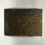 OSWALDO CRUZ - Livro capa dura contendo textos das obras cientificas de 1917 e 1923 além de fotos e biografia. Escrito no idioma português com aproximadamente 150 páginas. Dimensões: 2 cm x 18 cm x 25 cm. 