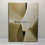 BRUNO GIORGI 1905 - 1993 - Livro capa dura com 144 páginas composto com 137 citações de 49 autores, entremeada com 69 declarações do próprio Bruno Giorgi, ilustrado com 72 imagens de época, seis documentos históricos, 34 obras fotografadas especialmente para esta edição e quatro gentilmente cedidas.