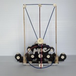 M C . Marcelo Conceição - artista popular atuante no Rio de Janeiro. (Niterói 1966). Escultura nas dimensões . Morador de rua por 11anos, catador de materiais abandonados pela cidade que descobriu nesses descartes o material para criação de suas magníficas esculturas. Grande artista , maravilhoso ser humano. Marcelo é a grande revelação da arte popular no Rio Janeiro.