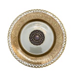 BAVÁRIA - Raro prato de porcelana esmaltada, fenestrado. Dimensões 27,5 cm.