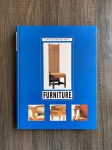 Encyclopedia of furniture - Livro capadura no idioma inglês. impresso em Singapura, com ricos detalhes, contendo 448 páginas. Dimensões: 28,5 cm x 22 cm.