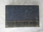 Le livre "Le Mystère de La Chambre" Jaune par Gaston Leroux, 29º Mille, France 1907-1908. Tradução: O livro O Mistério do Quarto Amarelo de Gaston Leroux, 29º Mille, Pierre Lafitte & Cie, França 1907-1908. Livro em frances raro com mais de 115 anos de existência, encadernação antiga, capa dura com pequeno dano, vendido no estado. Livro diferenciado DE COLEÇÃO PARTICULAR. Este exemplar de colecionador apresenta marcas do tempo, manuseio e duas folhas com restauro.