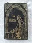 Livro "Histórias extraordinárias" Autor: Edgar Allan Poe, publicado no ano de 1978 pela Editora abril cultural em São Paulo, medindo 13x20, peso de 462g.. Edgar Allan Poe (1809-1849) imaginou algumas das mais conhecidas histórias de terror e suspense da literatura, tramas que migraram da ficção direto para o imaginário coletivo do Ocidente. Usando diversos artifícios narrativos inovadores, criava climas e situações aterrorizantes.