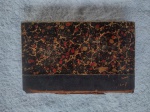 Le Livre "Werther"  Petite Bibliothèque Charpentier, par Goethe - petite bibliothèque-Charpentier. Traduction nouvelle et préface par Pierre Leroux avec deux dessins de Delbos, gravés en fac-similé par Dujardin. Editions : G. Charpentier et Cie, Paris, 1884. Livro em frances com mais de 135 anos de existência, encadernação antiga, capa dura, vendido no estado. Livro Frances diferenciado DE COLEÇÃO PARTICULAR. Este exemplar de colecionador apresenta marcas do tempo, folhas amarelada, capa solta, lombada faltando e manuseio. Este exemplar de colecionador apresenta marcas do tempo e manuseio. Livro raro e importante para restauro devido seu estado.