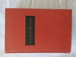The second world war "The Hinge of fate" - Winston S. Churchill Tradução: A segunda guerra mundial "A dobradiça do destino" - Winston S. Churchill (PRIMEIRA EDIÇÃO 1950). "O próprio Winston Churchill afirmou que 'isso não é história: este é o meu caso'" (Holmes, 285). Churchill foi reeleito para o cargo de Primeiro-Ministro em 1951. "A Segunda Guerra Mundial é uma grande obra literária, combinando narrativa, imaginação histórica e preceito moral em uma forma que pode ser comparada à do cronista mestre original, Tucídides. Foi totalmente apropriado que em 1953 Churchill tenha recebido o Prêmio Nobel de Literatura" (Keegan). Nomeado pela Modern Library como um dos 100 melhores livros de não ficção do século XX. Ficou em primeiro lugar nos 100 melhores livros de não ficção do século XX pela revista National Review.