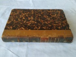 Le livre "Ceuvres complètes de Shakspeare" - Traduction M. Guizot. Paris 1890 (à princípio) Garnier Frères, libraires Èditeurs. Tradução: O livro "Obras completas de Shakespeare" - Tradução M. Guizot. Paris Garnier Frères, livreiros Editores volume VIII. Livro em frances RARÍSSIMO com mais de 134 anos de existência, encadernação antiga, capa dura com pequeno dano, vendido no estado. Livro diferenciado DE COLEÇÃO PARTICULAR. Este exemplar de colecionador apresenta marcas do tempo e manuseio.