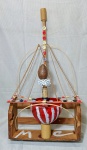Marcelo Conceição. MC. Marcelo Conceição. (1966. Niterói- RJ. ). Assemblage- Escultura. 30x20x15cm. MC. produz sua arte a partir de materiais recicláveis recolhidos do meio ambiente urbano.