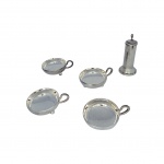 Quatro taças para sobremesa em metal prateado marca Eberle e um paliteiro em metal. Diam. 14cm e paliteiro Alt. 14cm 