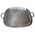 Bandeja quadrada em metal espessurada a prata, marca Meridional, marcas do tempo e uso. Med. 43x50cm.