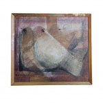 Alexandre Rapoport - (Rio de Janeiro, 1929) - Pássaros, técnica mista sobre eucatex, Med. Emoldurado 48x50cm e tela 19x21cm. ALEXANDRE RAPOPORT (Rio de Janeiro, 1929) é um pintor, arquiteto, desenhista e gravador brasileiro.Autodidata descendente de asquenazes russos, começou a pintar na Faculdade de Arquitetura, antes do final da década de 1950. Estudou desenho com Ubi Paiva e, enquanto estudante, assistiu às aulas de gravura de Raymundo Cella, na Escola Nacional de Belas Artes; foi então que participou de suas primeiras exposições coletivas promovidas pelo Governo Federal.Teve contato com Cândido Portinari, cujas influências permeiam sua obra até hoje. Viajou pela América Latina inteira, onde tem grande fama. Foi também professor da disciplina de Composição Decorativa na faculdade em que se formou. Ainda na década de 50 ganhou a Menção Honrosa no Salão Nacional de Belas Artes.De 1956 até aproximadamente 1972, dedicou-se também ao desenho industrial, expondo no Brasil e exterior.Além do Brasil, possui trabalhos em diversas coleções particulares e instituições públicas, em Roma, Viena, Zurique, Nova Iorque, Tóquio, Paris, Buenos Aires, Antuérpia, Washington e Jerusalém.É considerado um surrealista, e sua obra tem grande fama e liquidez. Por um breve momento, na década de 1960, também fez design de mobiliário.