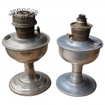 Dois lampiões sendo um Aladim em aluminio e outro em metal. Med. Alt. 29 e diam. 16cm