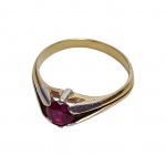 Anel em ouro 720 com pedra na cor pink, aro 20. Peso: 3,6gr
