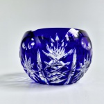 Baccarat- Grande cinzeiro em cristal Overley na tonalidade azul cobalto lapidação diamante geométric
