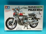 PLASTIMODELISMO - MOTOCICLETA SUZUKI GSX 750 POLICE BIKE - MODELO EM ESCALA 1/12 - CAIXA ABERTA PORÉ