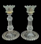 Baccarat - Par de castiçais em cristal francês, com marca da Cristallerie na base em relevo.