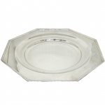 SOPPIL - TRAVESSA EM METAL ESPESSURADO A PRATA EM FORMATO OITAVADO. Medidas: Largura 35cm e Comprimento 35cm.Obs Em perfeito estado de conservação