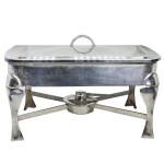 SOPPIL - RECHAUD EM METAL ESPESSURADO A PRATA. Medidas: Altura 17cm Largura 21cm e Comprimento 35cm. Obs Em perfeito estado de conservação