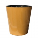ETHNIX - Cachepo em melamina na tonalidade marrom. Medidas: Altura 18cm Diâmetro 17cm.