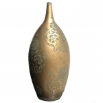 ETHNIX -Vaso em cerâmica pintado na tonalidade dourada . Medidas: Altura 49cm e Diâmetro 14cm.