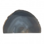 PEDRA RECONSTITUÍDA EM QUARTZO AZUL BRUTO. Medidas: Altura 9cm, Largura 4cm e Comprimento 14cm.