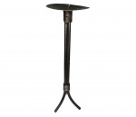 Porta velas em Metal. Medidas: Altura 28cm e Diâmetro 10cm.
