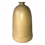 ETHNIX -Floreira em cerâmica pintado na tonalidade dourada. Medidas: Altura 26cm e Diâmetro 13cm.