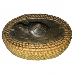 Linda Caixa em Madeira e Metal. Medidas: Altura 4cm, Largura 8cm Comprimento 11cm.