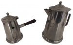 Lote com 2 peças em metal prateado. Medidas do maior: 20 cm de altura e 12 cm de diâmetro.