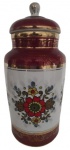 CERÂMICA SÃO JOSÉ PEDREIRA - Grande potiche em porcelana, com pintura artesanal em tema floral, com bordas na parte de cima, base na tonalidade rosa e guirlandas douradas. Obs: Com desgaste no dourado. Medidas: 36 cm de altura e 15 cm de diâmetro.