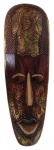Totem em madeira esculpida e pintada artesanalmente, representando máscara. Obs: Retirada pelo comprador. Medidas: 50 x 20 cm.