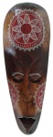 Totem em madeira esculpida e pintada artesanalmente, representando máscara. Obs: Retirada pelo comprador. Medidas: 50 x 20 cm.