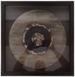 Quadro decorativo, confeccionado com apliques de pedras brasileiras, Medidas: 43 x 43 cm.