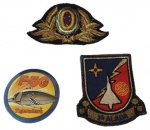 Lote com antigos brasões do Exército Brasileiro, feitos em tecido.
