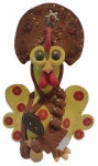 ARTE POPULAR - Escultura em cabaça e biscuit representando galinha. Medidas: 25 cm de altura, 11 cm de largura e 15 cm de comprimento.