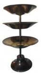 BEL PRATA - Bomboniere em metal espessurado a prata com 3 andares. Medidas: Altura 27cm Diâmetro 17cm.