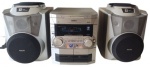 PHILIPS - Od Rewritable Compatible, 30 CD's Woox Technology, em perfeito estado. Obs: Somente 1 amassado na tela da caixa de som. Retirada por conta do comprador.