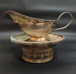 Molheira com réchaud em metal espessurado a prata obs necessita de limpeza da Prata medidas altura 15 cm largura 12 cm e comprimento 17 cm