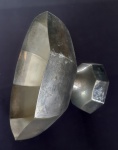 Peça em metal 20 cm com desgastes