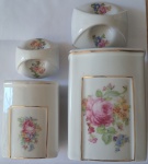Kit 2 peças Louça Branca Pintada flores 11 cm e 15 cm com tampa, quina de apoio da tampa  incompleto