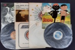 Quatro Antigo Discos de Vinil Com Desgaste do Tempo.