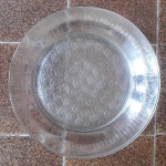 Quatro pratos de vidro  rasos aproximadamente 23 cm
