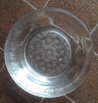 Quatro pratos fundos de aproximadamente 23 cm