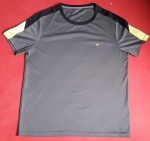 Blusa de Tecido Fino Transpirável com Avarias Amarelas Tamanho GG Para Usos Diários.