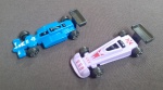 2 Miniaturas de Carrinhos de Corrida de Coleção com Aproximadamente 6cm Metal - Plástico.